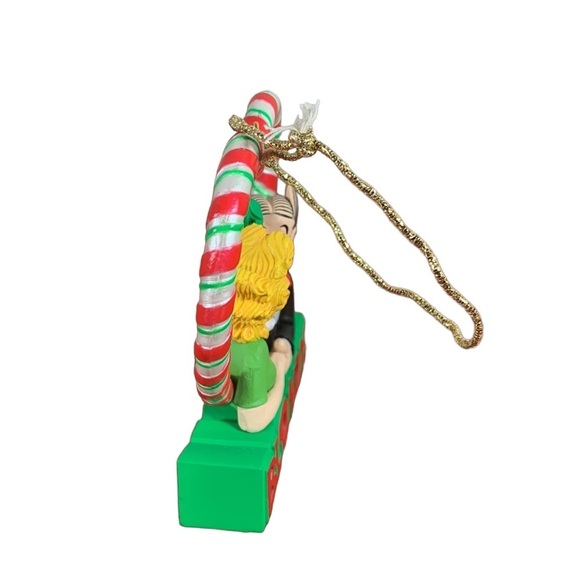 Vintage 1999 - Heirloom Collection Blonde Smooch Christmas Holiday Ornament - Picture 5 of 12